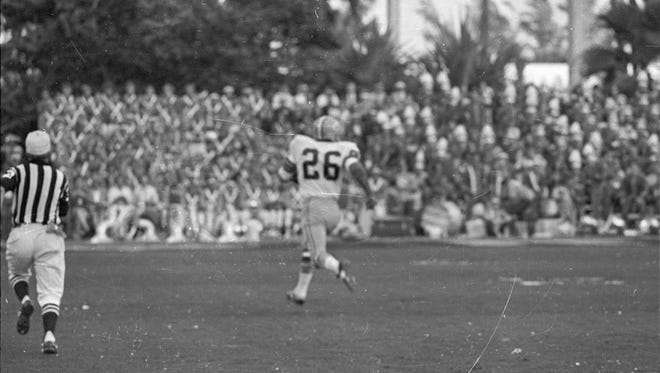 Green Bay Packers cornerback Herb Adderley heads upfield on a 60-yard interception return for a touchdown during the fourth quarter of Green Bays 33-14 victory over Oakland in Super Bowl II at the Orange Bowl in Miami on Jan. 14, 1968.